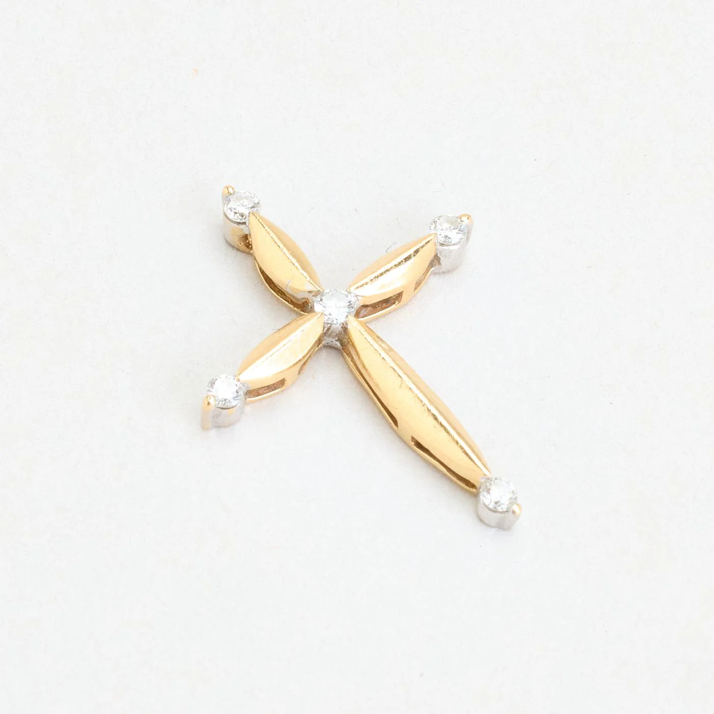 Kors med diamant (0.16 ct) i 14K guld, 2.5 cm, 1 g - Image 4