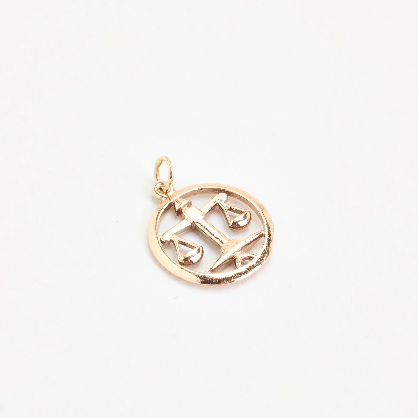 Vågen Hänge i 8K guld, 2.2 cm, 1.35 g