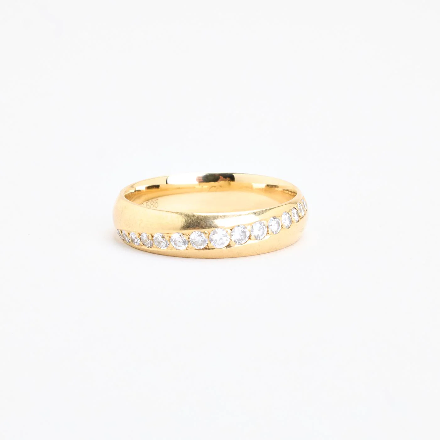 Nuran vigselring med diamant (0.27 ct) i 14K guld strl. 18.5 / strl. 58