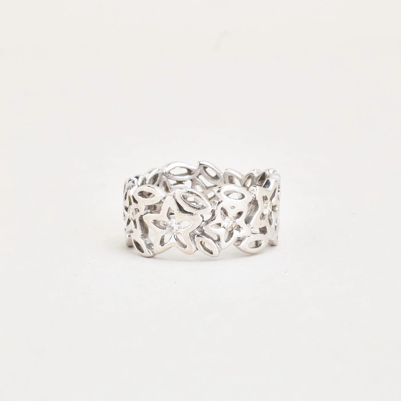 Blomma spetsring med diamant (0.21 ct) i 14K vitt guld strl. 17.8 / strl. 56