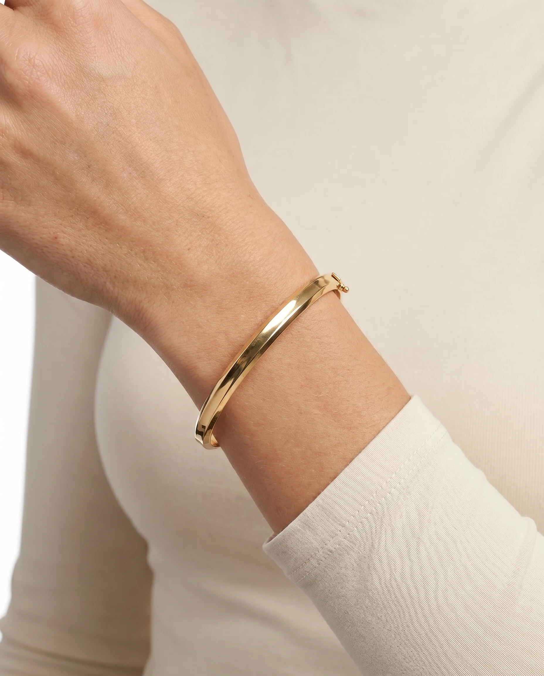 Armring med lås i 14K guld, 6 cm, 9.9 g - Image 2