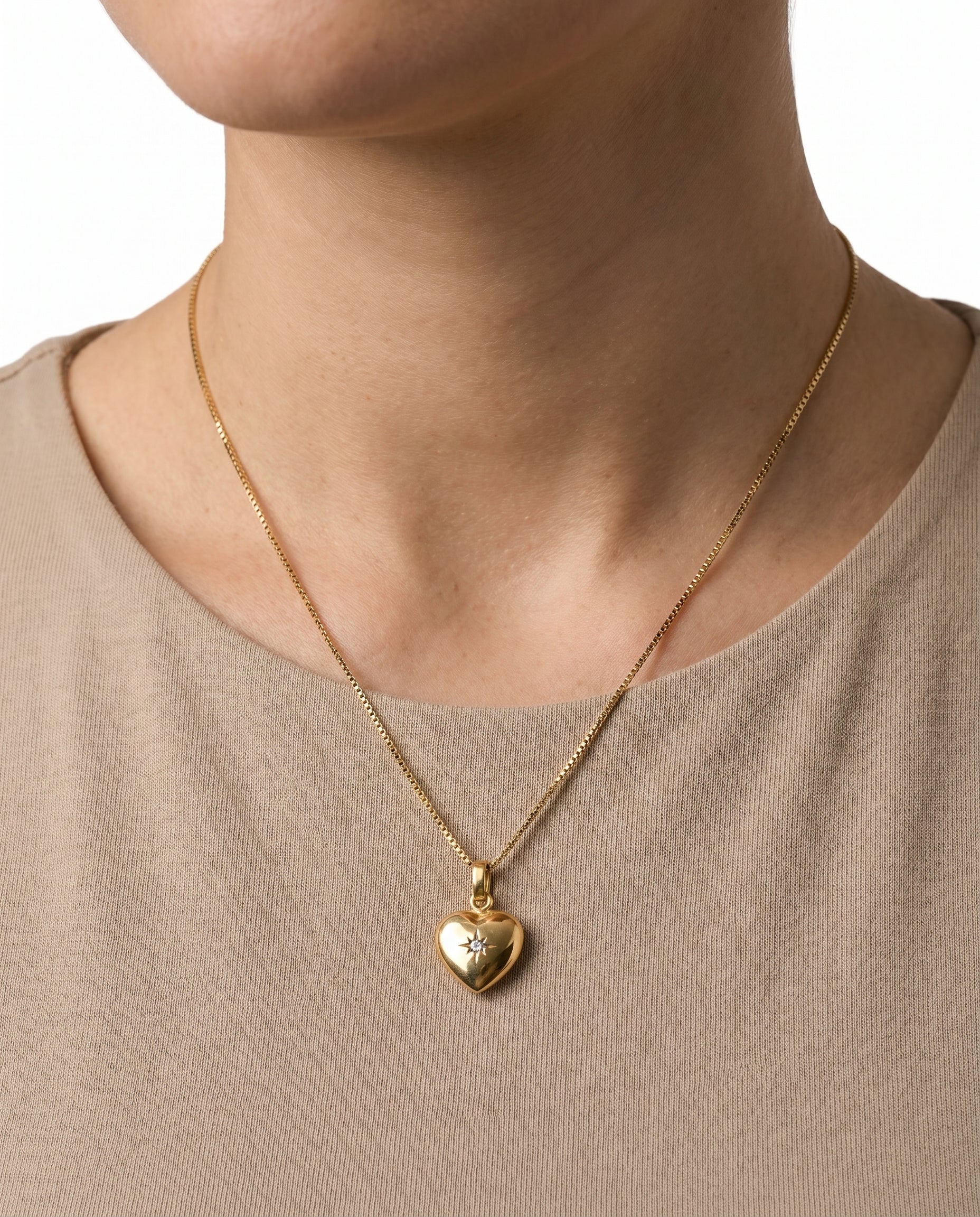 Hjärthänge i 18K guld med en zirkonia, 1.8 cm, 0.65 g - Image 2