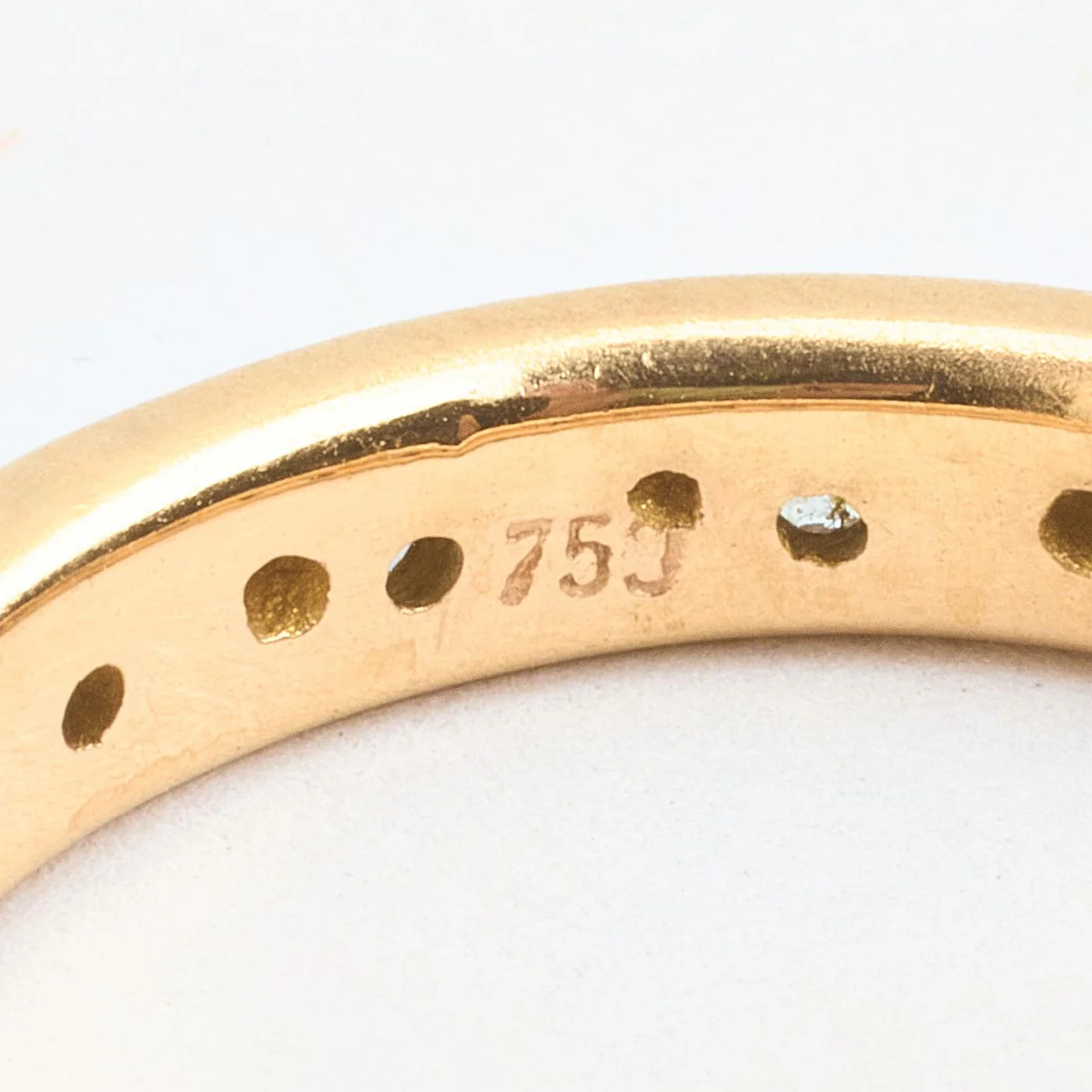 Matt vigselring med diamant (0.32 ct) i 18K guld strl. 17.8 / strl. 56 - Image 5