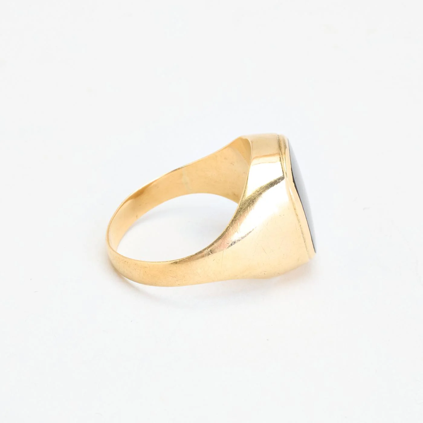 Klackring i 14K guld med en onyx strl. 19.7 / strl. 62 - Image 2