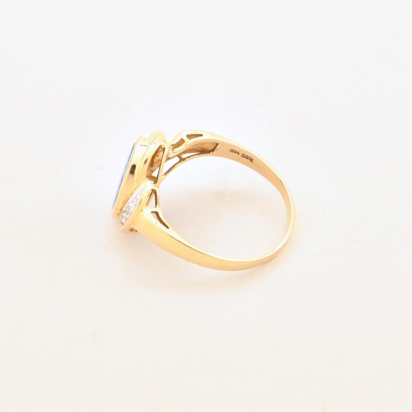 Organisk statementring med diamant (0.01 ct) i 14K guld med en opal strl. 19.4 / strl. 61 - Image 2