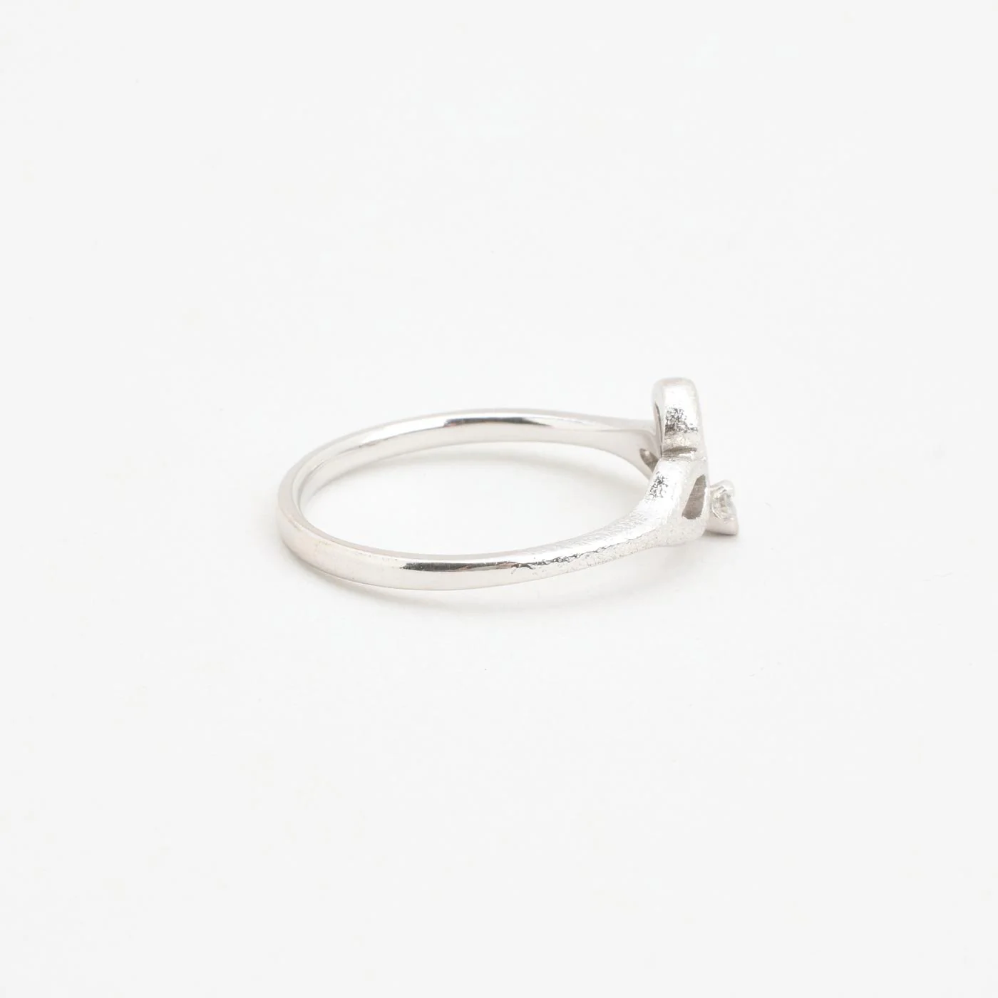 Matt Blomsterring med diamant (0.05 ct) i 14K vitt guld strl. 20.1 / strl. 63 - Image 5