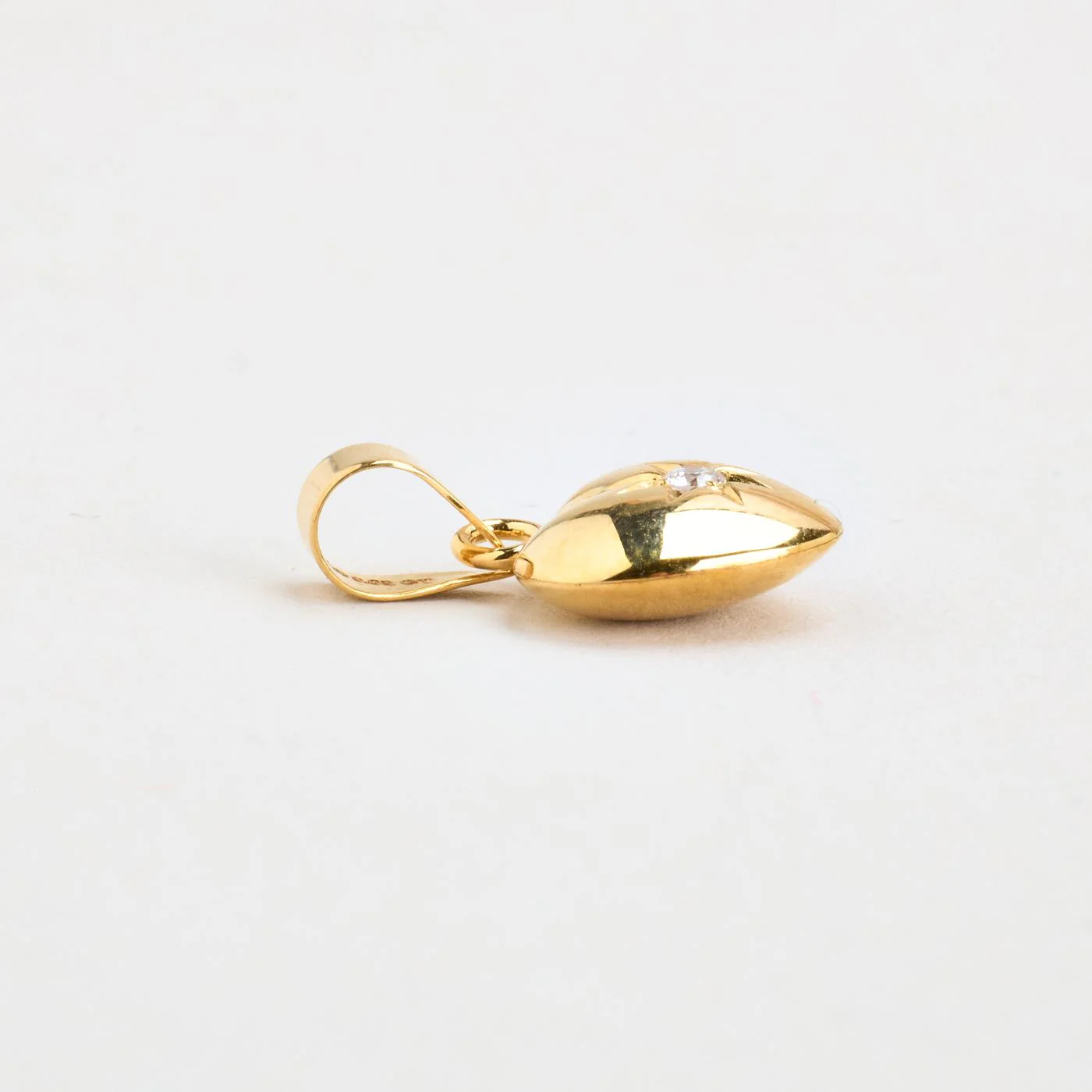 Klassisk Hjärthänge med diamant (0.03 ct) i 8K guld, 1.5 cm, 0.4 g - Image 3