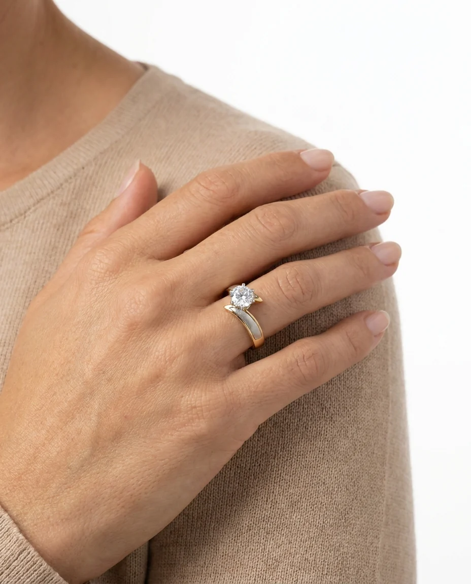 Modern solitärring i 14K guld med en zirkonia strl. 17.8 / strl. 56 - Image 2
