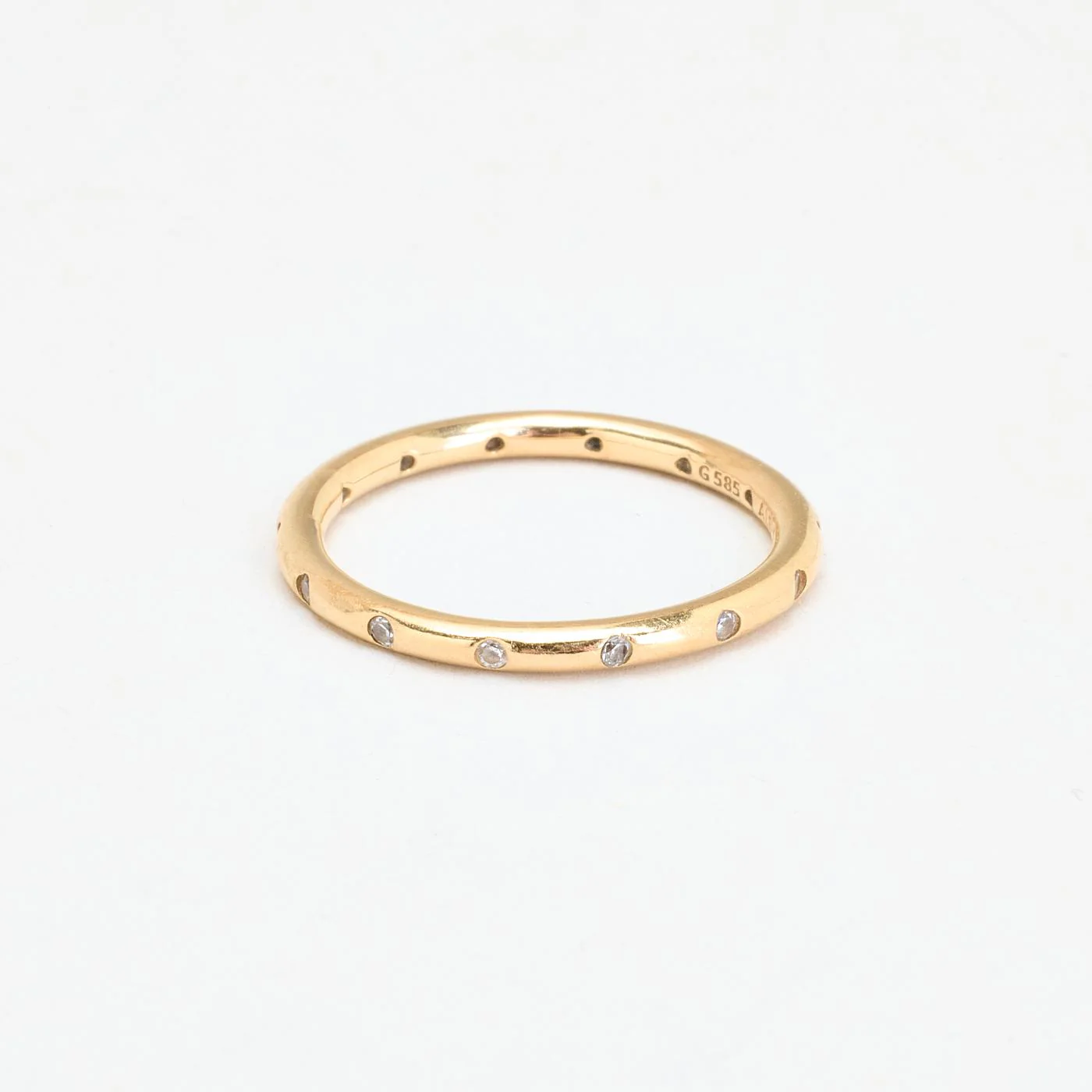 Pandora Simple Sparkling alliansring i 14K guld med en zirkonia strl. 17.2 / strl. 54 - Image 4