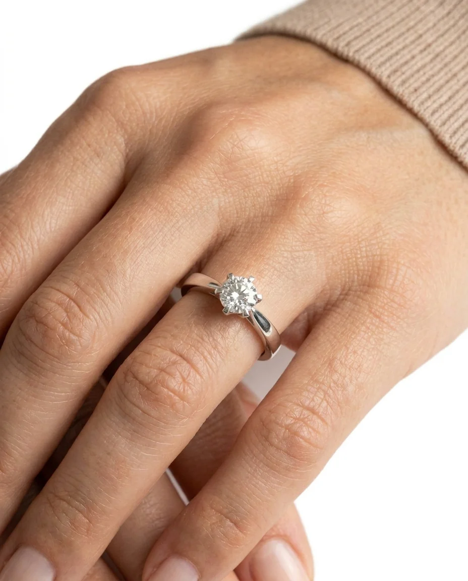 Klassisk solitärring med diamant (0.4 ct) i 14K vitt guld strl. 16.9 / strl. 53 - Image 2