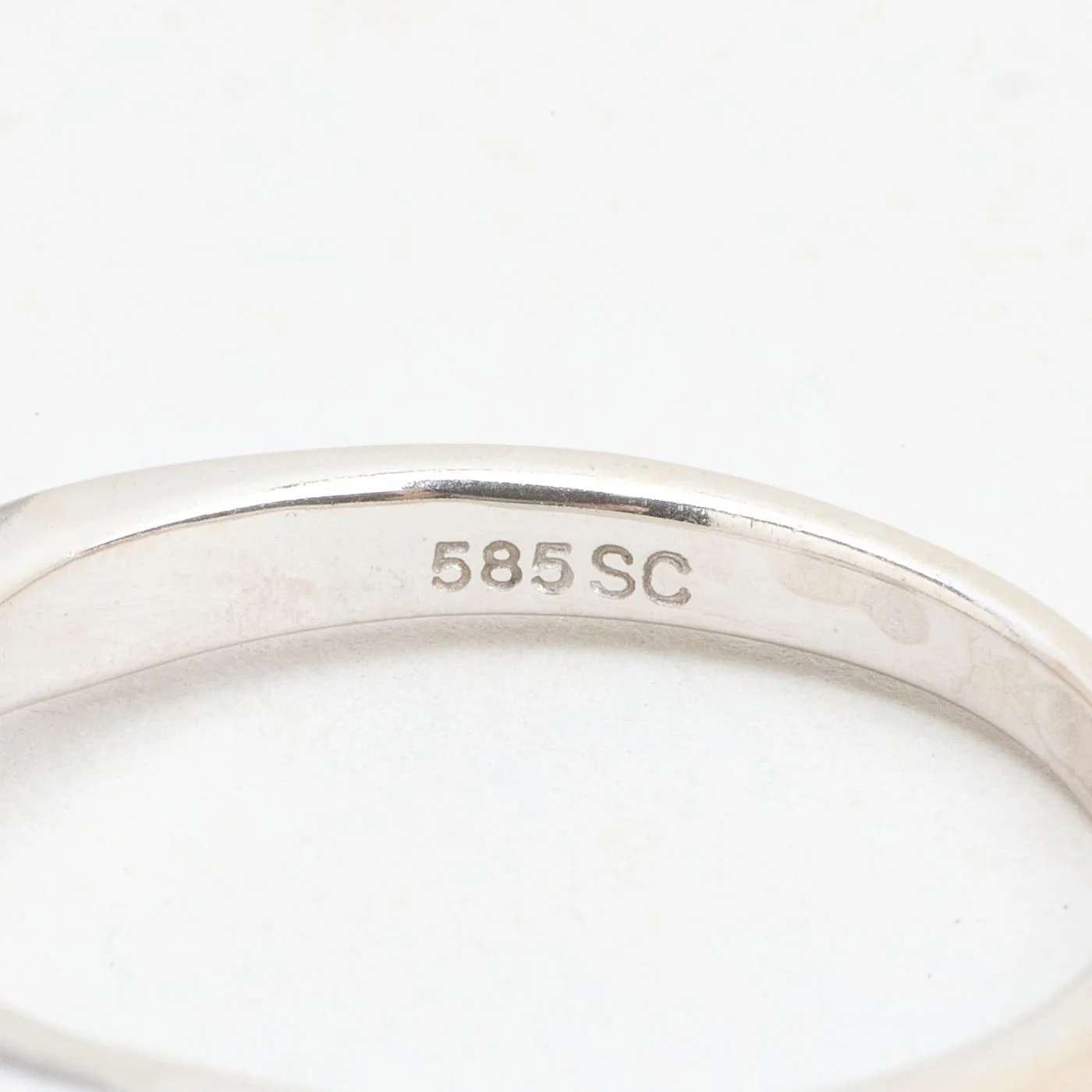 Klassisk solitärring med diamant (0.35 ct) i 14K vitt guld strl. 16.9 / strl. 53 - Image 6