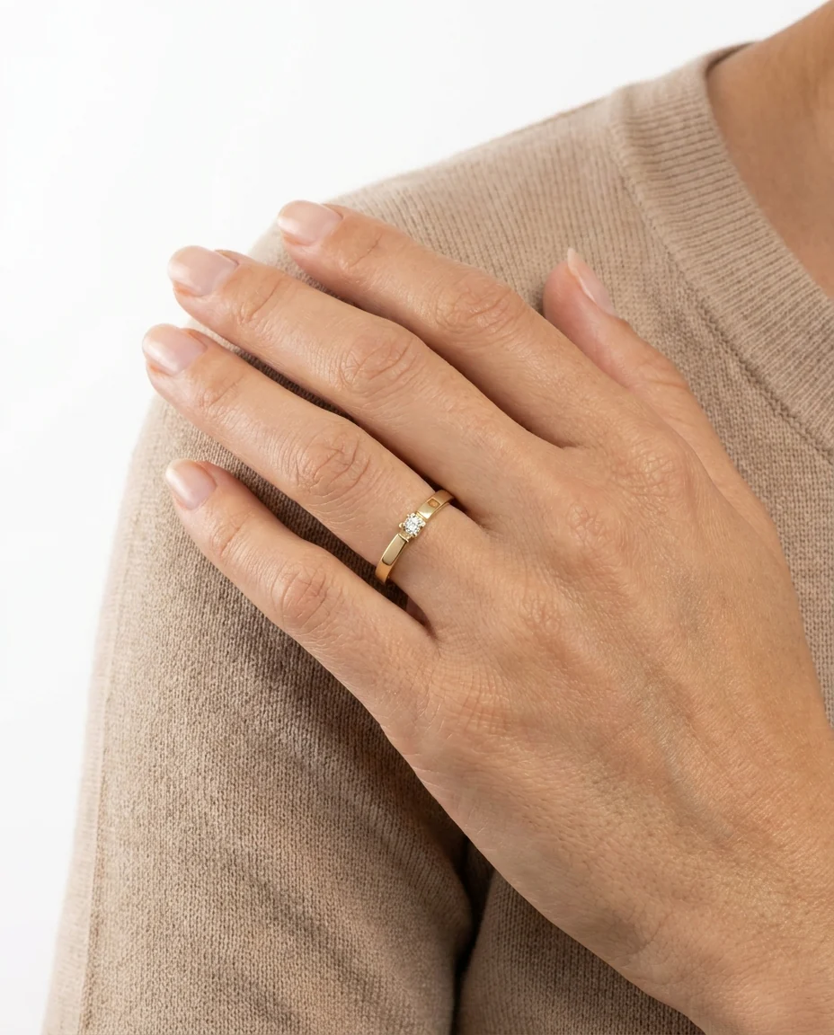 Alliansring med diamant (0.03 ct) i 14K guld strl. 17.5 / strl. 55 - Image 2