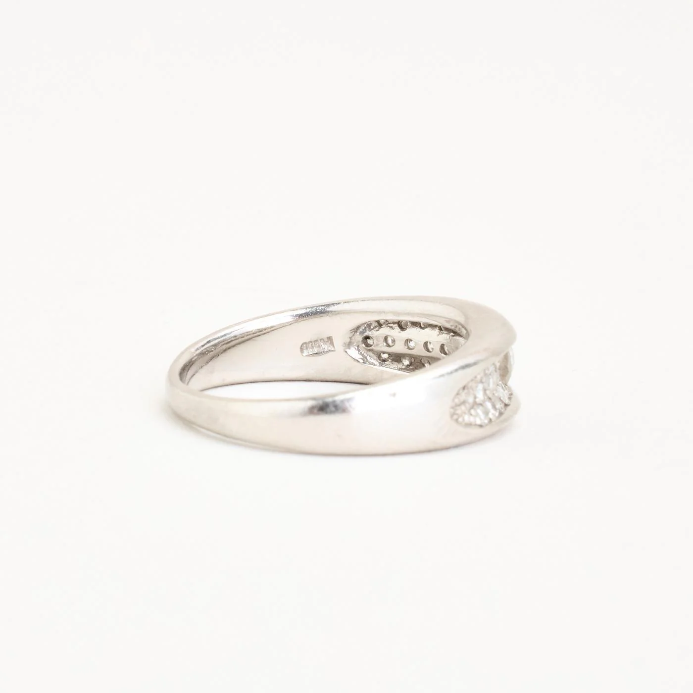 Pavéfattad gypsyring med diamant (0.45 ct) i 900K platina strl. 17.2 / strl. 54 - Image 5