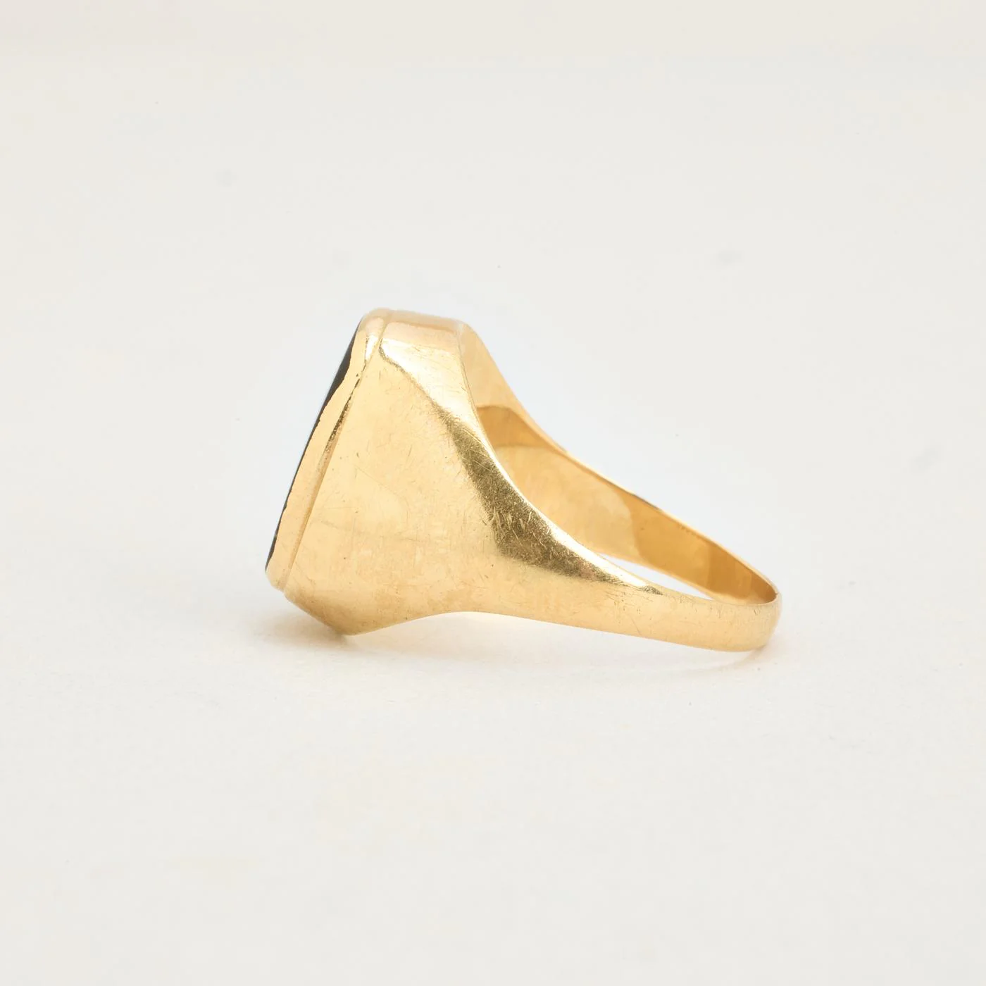 Klackring i 14K guld med en onyx strl. 20.1 / strl. 63 - Image 4