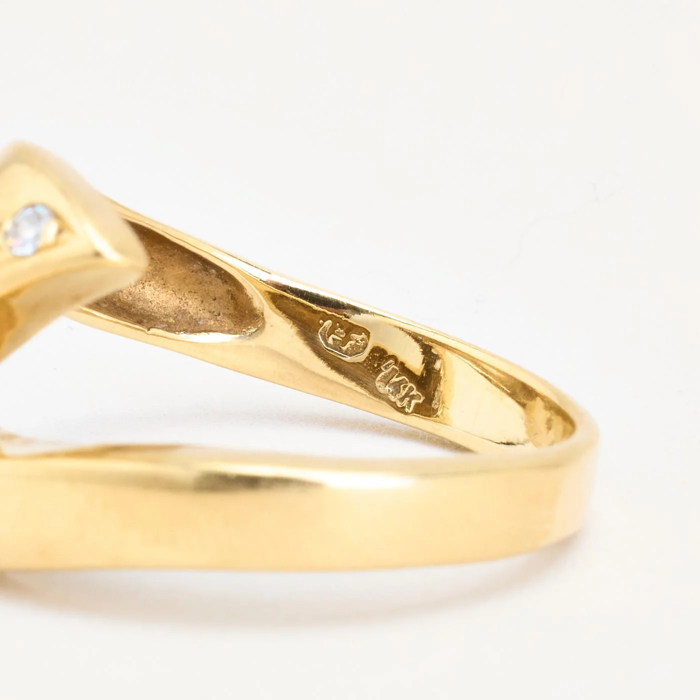 Geometrisk Crossoverring i 14K guld med en zirkonia strl. 18.1 / strl. 57 - Image 6