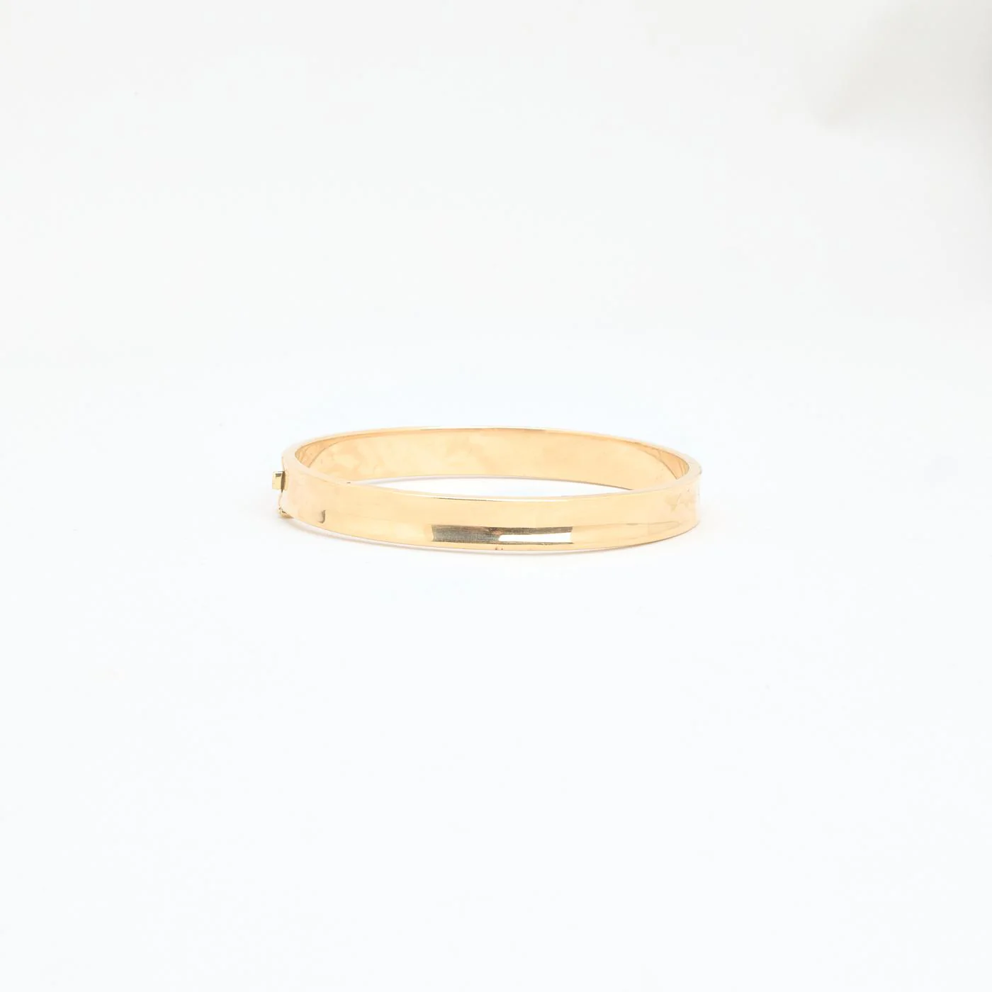 Armring med lås i 14K guld, 6 cm, 13.4 g