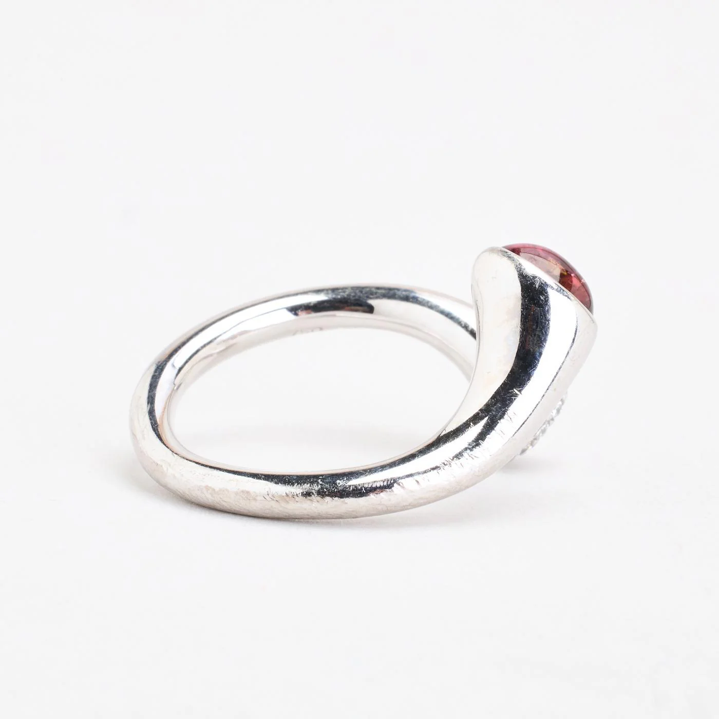 Georg Jensen Carnival Crossoverring med diamant (0.15 ct) i 18K guld med en turmalin strl. 17.2 / strl. 54 - Image 2