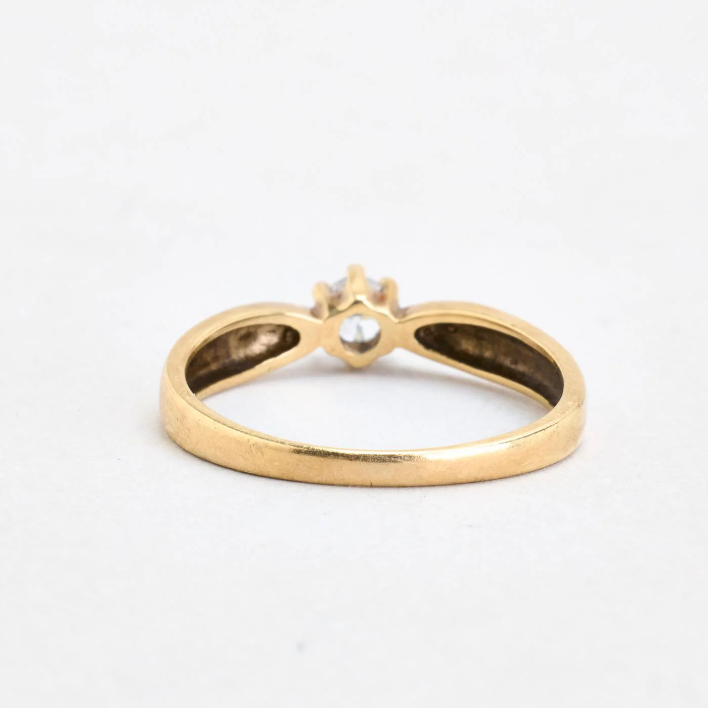 Solitärring i 8K guld med en zirkonia strl. 17.2 / strl. 54 - Image 4