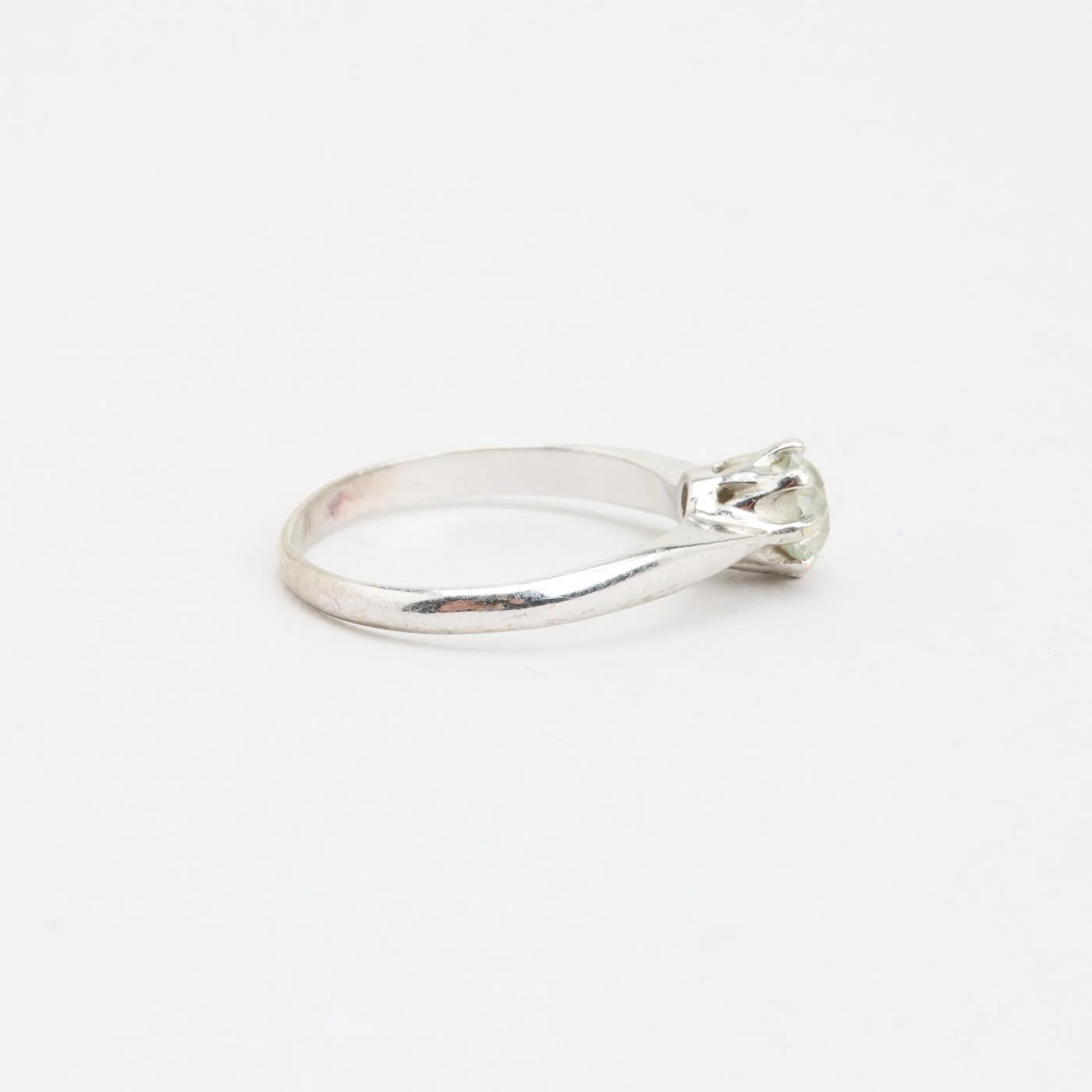 Solitärring i 14K vitt guld med en diamant (0,68 ct), Strl. 16.6 / Strl. 52 - Image 4
