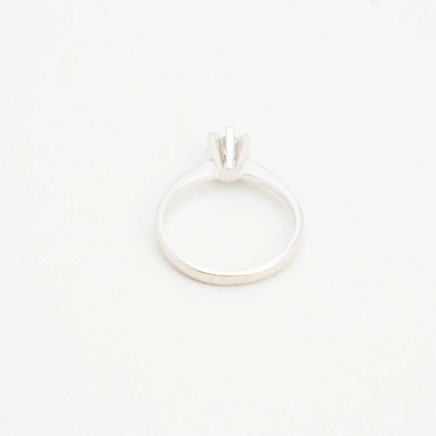 Solitärring i 14K vitt guld med diamant (0.19 ct), Strl. 15.9 / Strl. 50 - Image 4