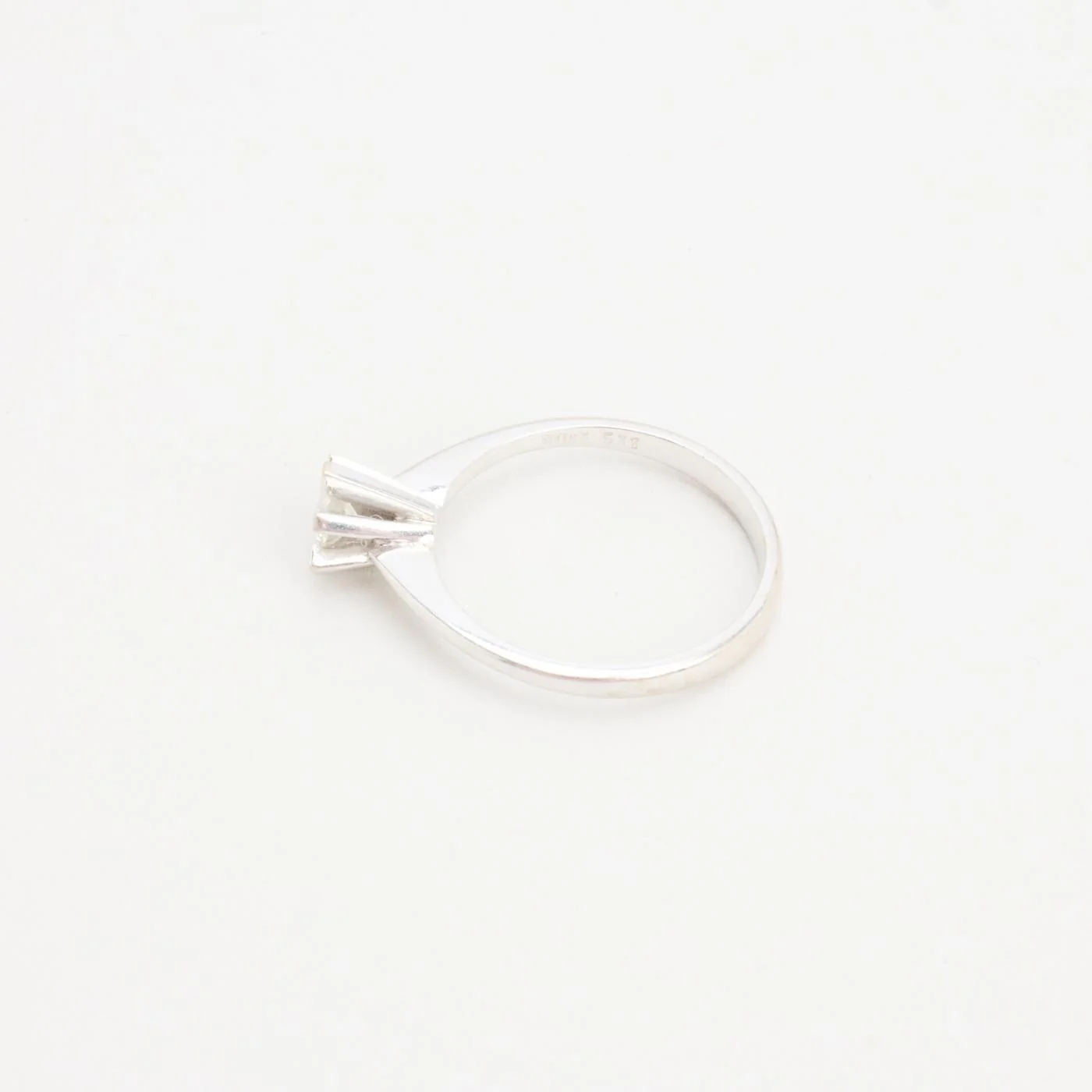 Solitärring i 14K vitt guld med diamant (0.19 ct), Strl. 15.9 / Strl. 50 - Image 5