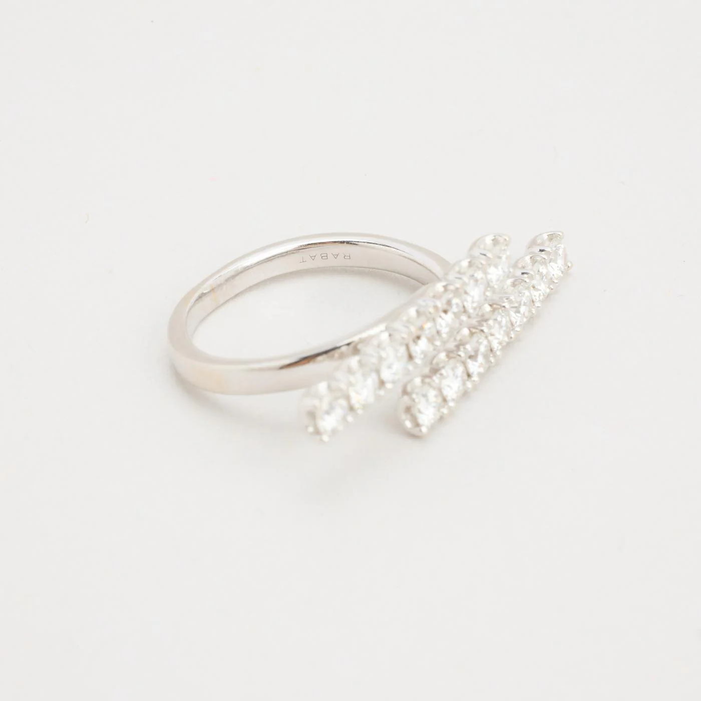 Crossoverring med diamant (0.98 ct) i 18K vitt guld strl. 15.9 / strl. 50 - Image 5