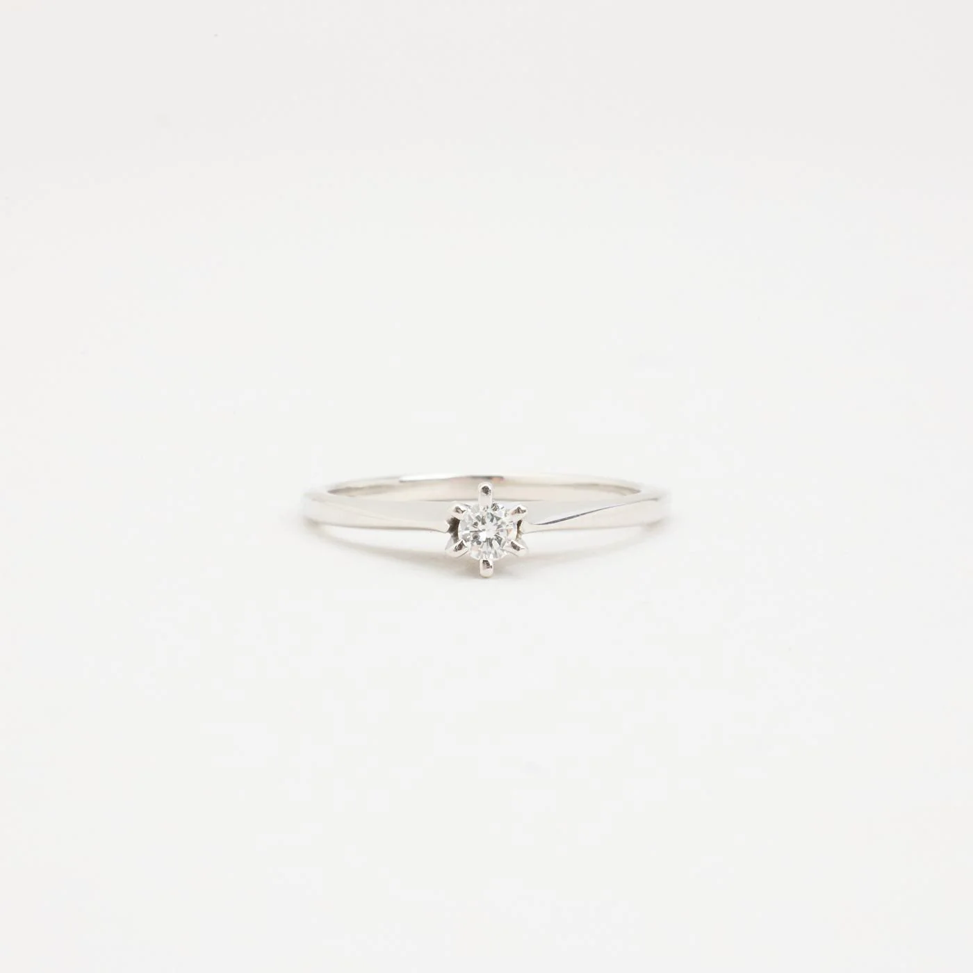 Solitärring i 14K vitt guld med en diamant (0.08 ct), Strl. 16.2 / Strl. 51 - Image 2