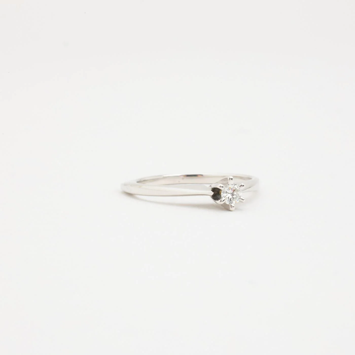 Solitärring i 14K vitt guld med en diamant (0.08 ct), Strl. 16.2 / Strl. 51 - Image 3