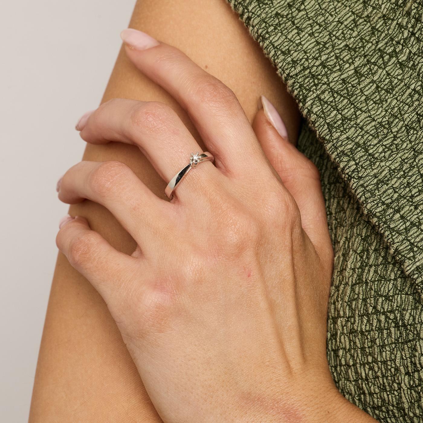 Solitärring i 14K vitt guld med diamant (0.02 ct), Strl. 16.9 / Strl. 53 - Image 2