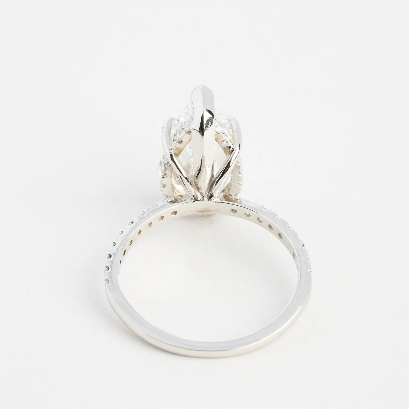 Allians solitärring med diamant (4.58 ct) i 999finsilver platina strl. 17.2 / strl. 54 - Image 5