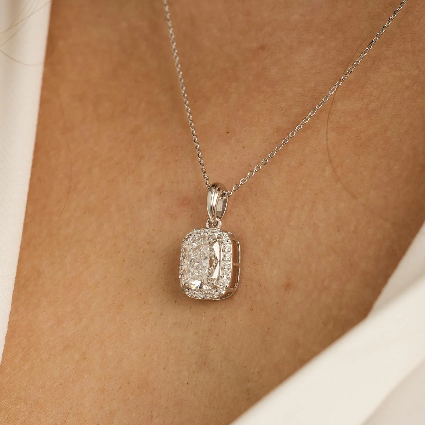 Solitärhalsband med diamant (2.34 ct) i 14K vitt guld, 43 cm, 2.4 g - Image 2