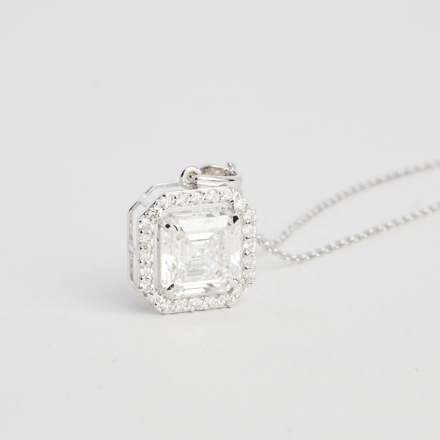 Solitärhalsband med diamant (2.52 ct) i 14K vitt guld, 46 cm, 2.4 g - Image 2