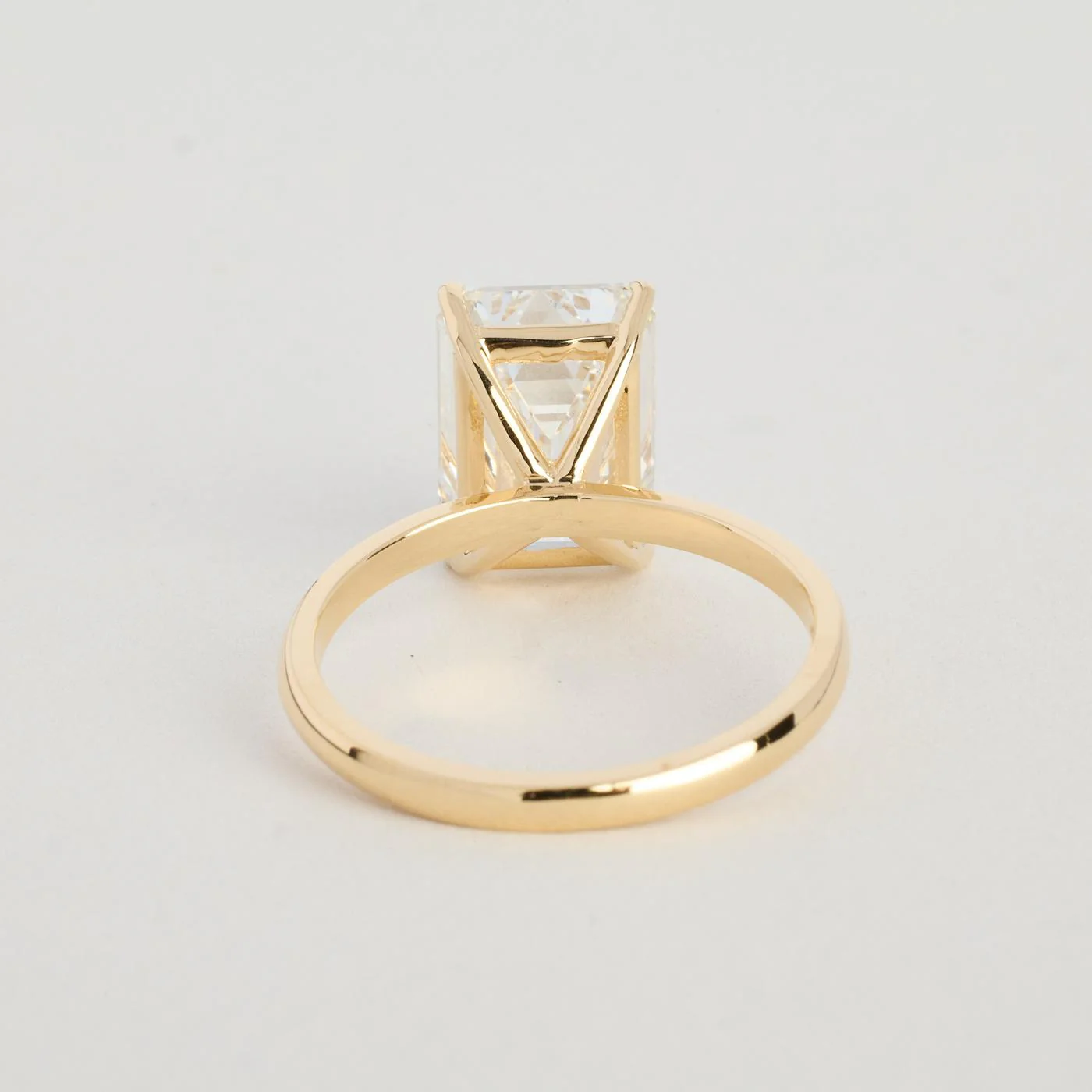 Solitärring med diamant (5.12 ct) i 18K guld strl. 17.5 / strl. 55 - Image 5