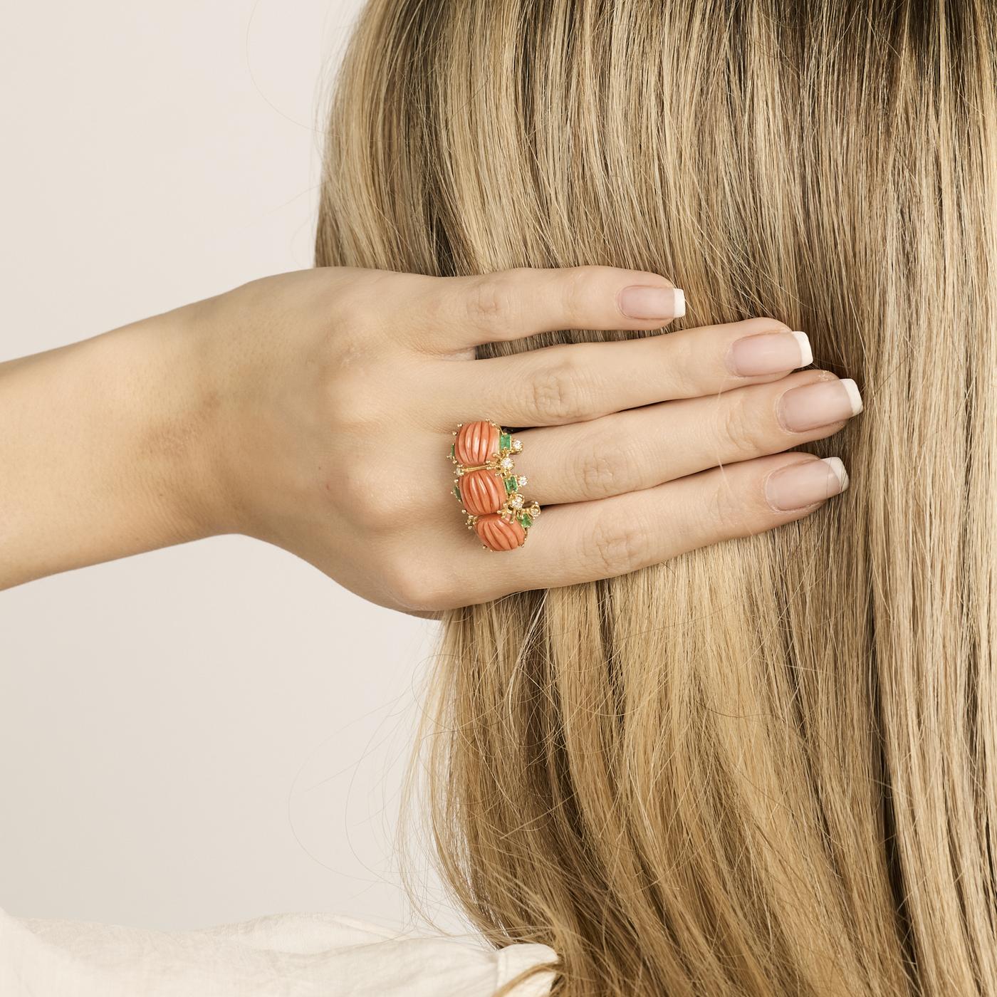 Tre stenar ring med diamant (0.14 ct) i 18K guld och vitt guld strl. 18.1 / strl. 57
