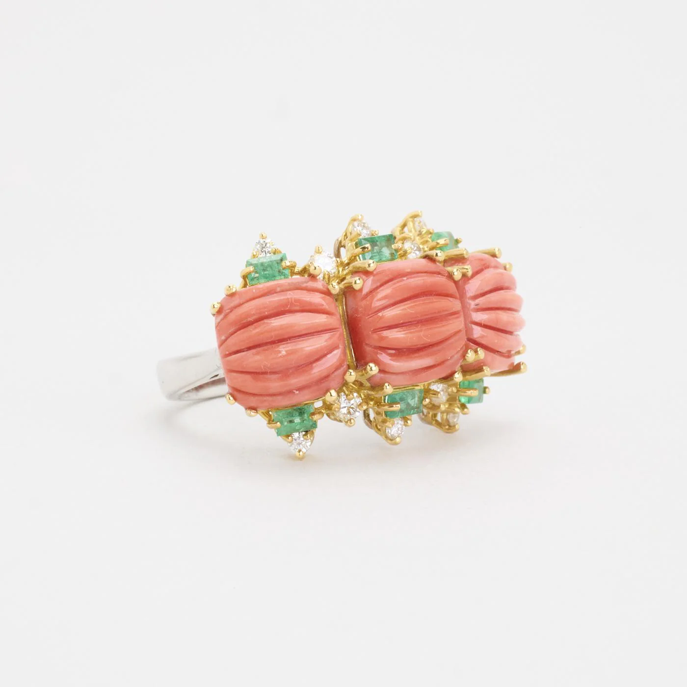 Tre stenar ring med diamant (0.14 ct) i 18K guld och vitt guld strl. 18.1 / strl. 57 - Image 2