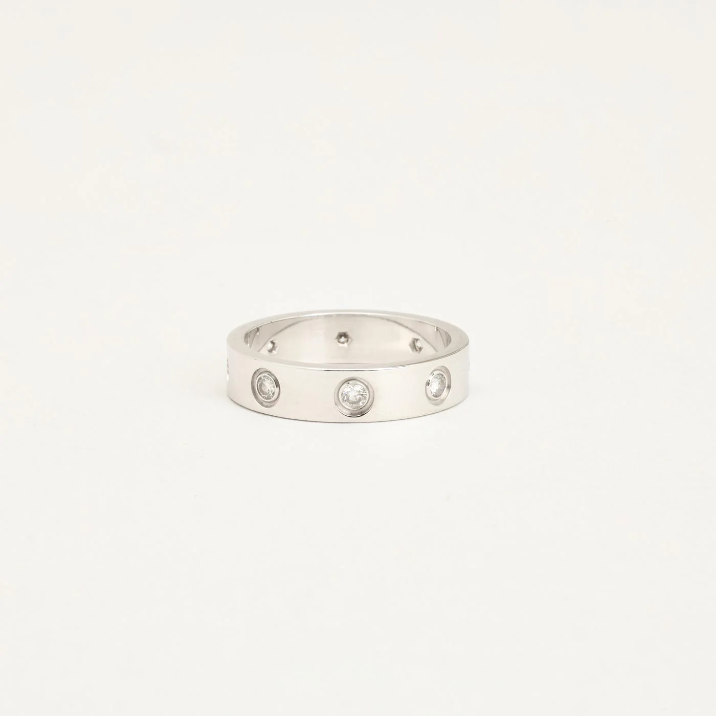 Cartier Love band med diamant (0.19 ct) i 18K vitt guld strl. 15 / strl. 47 - Image 4