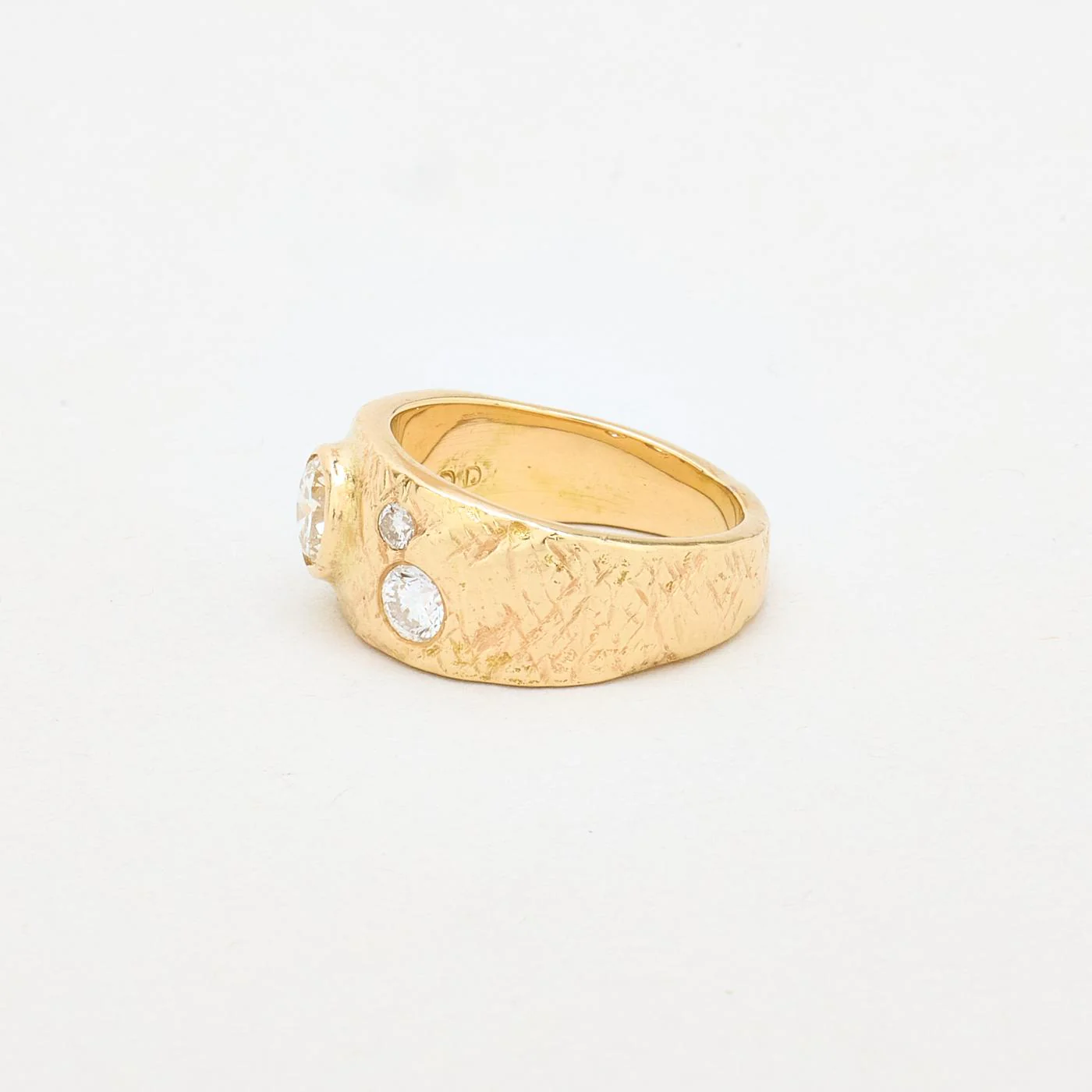 Hamrad gypsyring med diamant i 14K guld strl. 17.2 / strl. 54 - Image 4