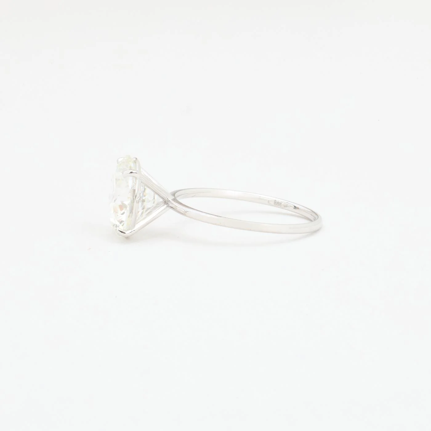 Klassisk solitärring med diamant (4 ct) i 4K vitt guld strl. 17.5 / strl. 55 - Image 5
