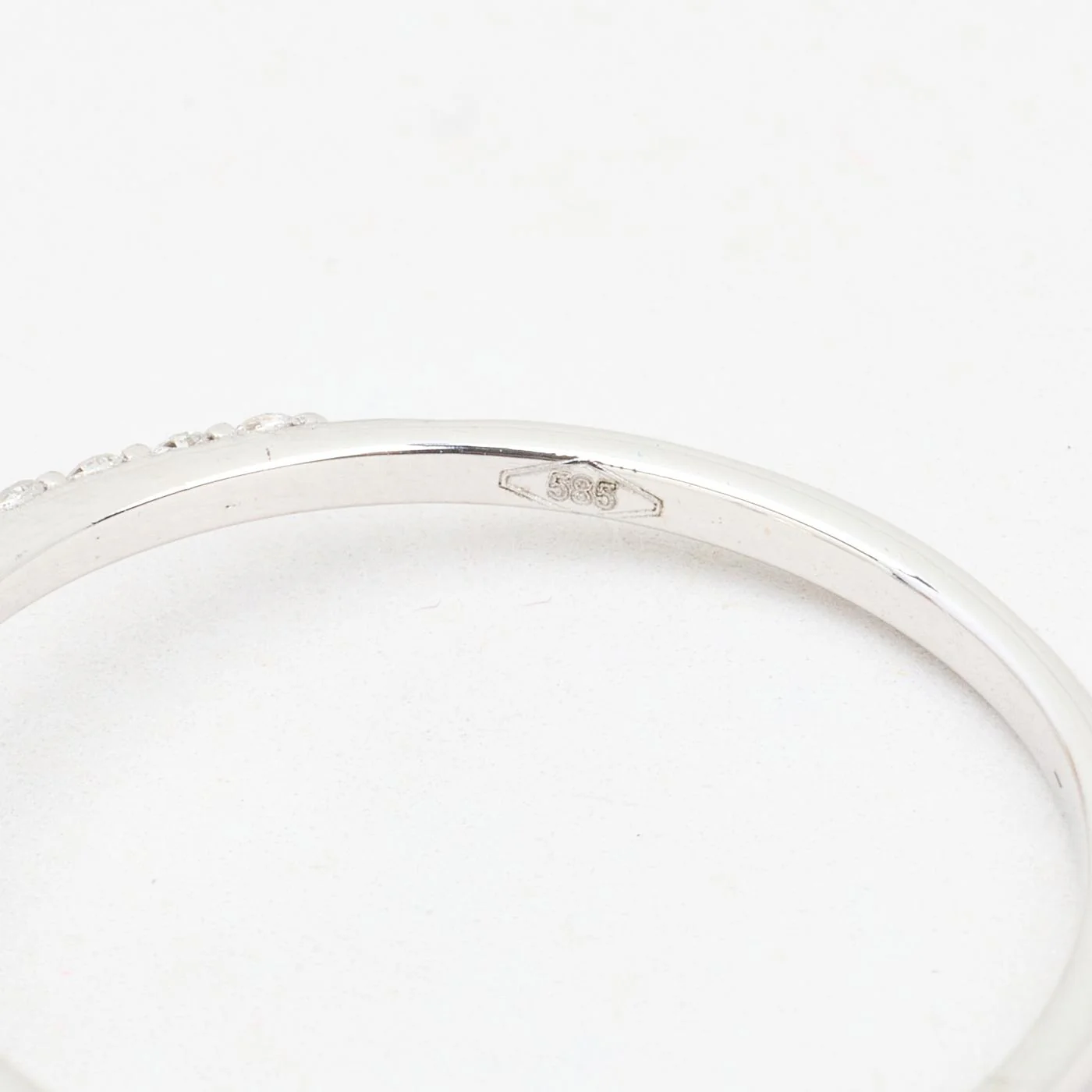 Klassisk Allians solitärring med diamant (4 ct) i 14K vitt guld strl. 17.5 / strl. 55 - Image 6