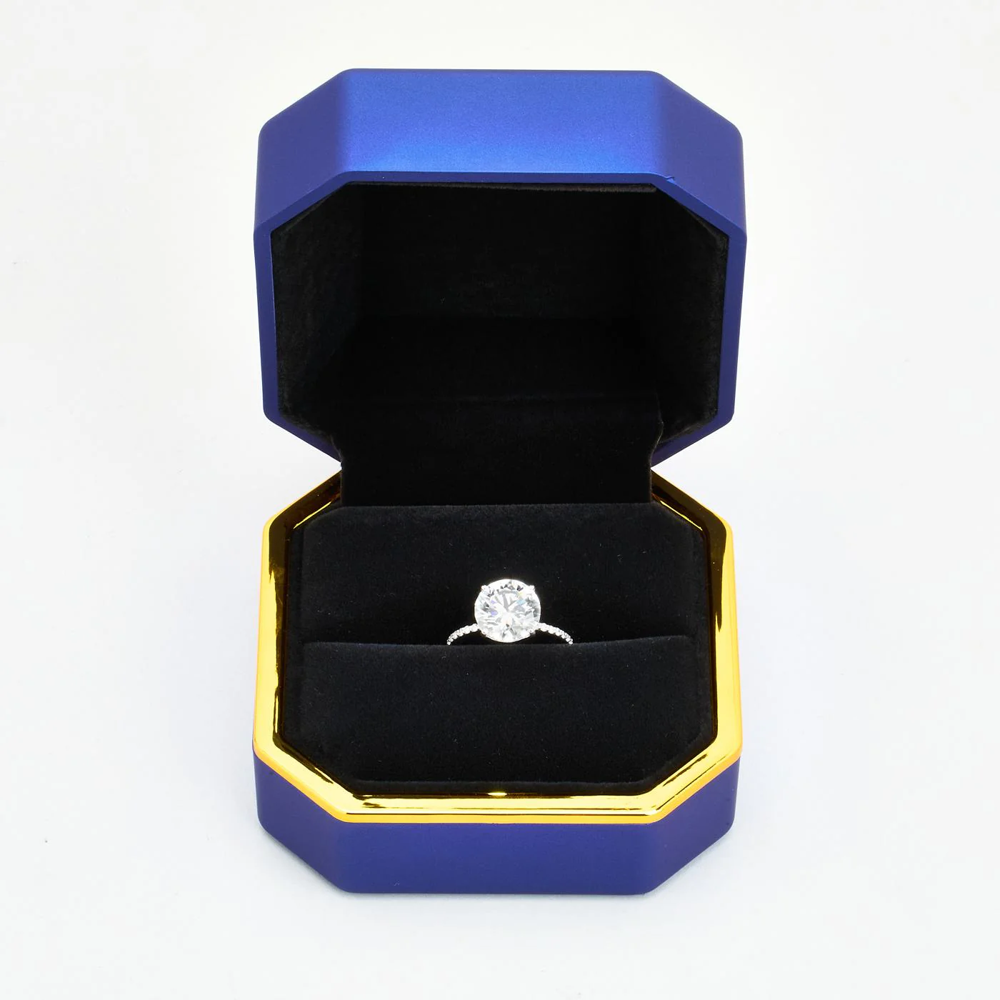 Klassisk Allians solitärring med diamant (4 ct) i 14K vitt guld strl. 17.5 / strl. 55 - Image 7