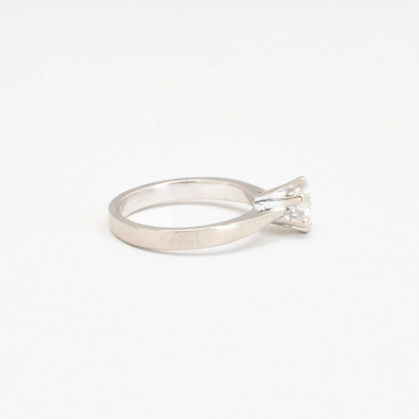 Klassisk solitärring med diamant i 14K vitt guld strl. 19.4 / strl. 61 - Image 3