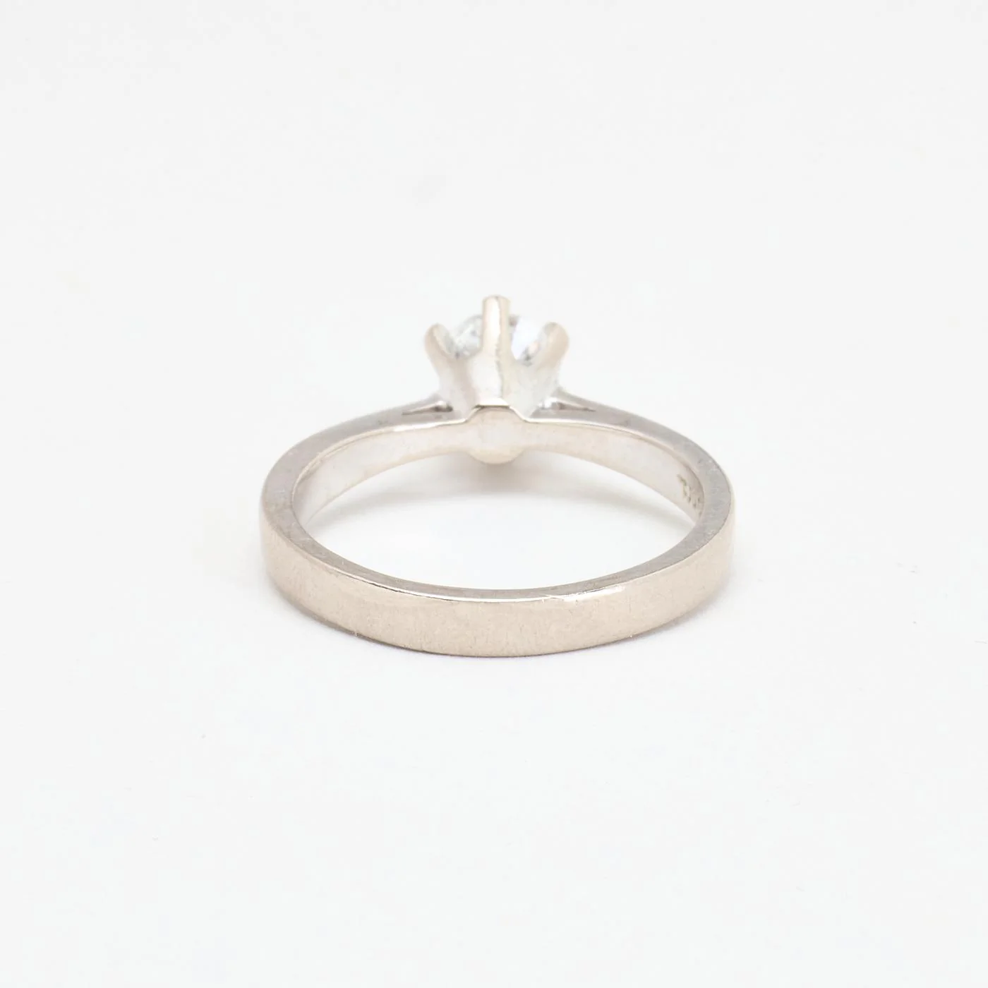 Klassisk solitärring med diamant i 14K vitt guld strl. 19.4 / strl. 61 - Image 4