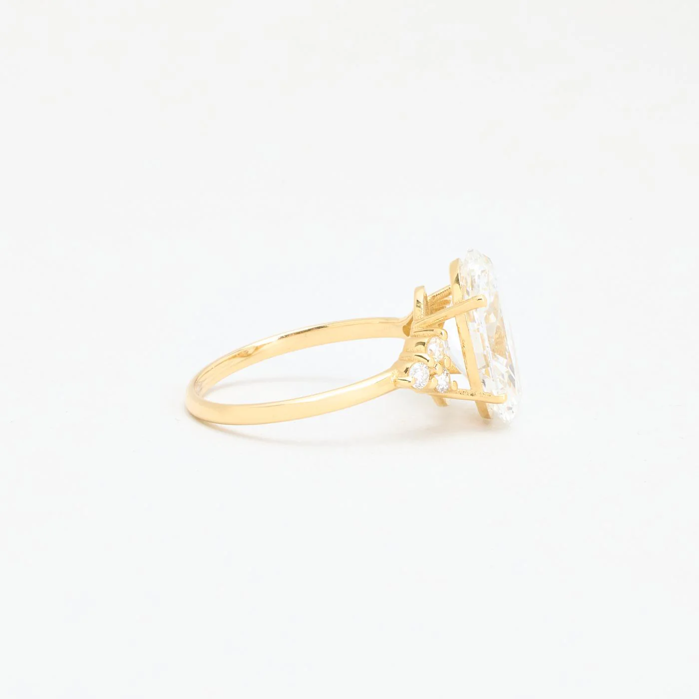 Oval solitärring med diamant (4 ct) i 14K guld strl. 17.2 / strl. 54 - Image 3