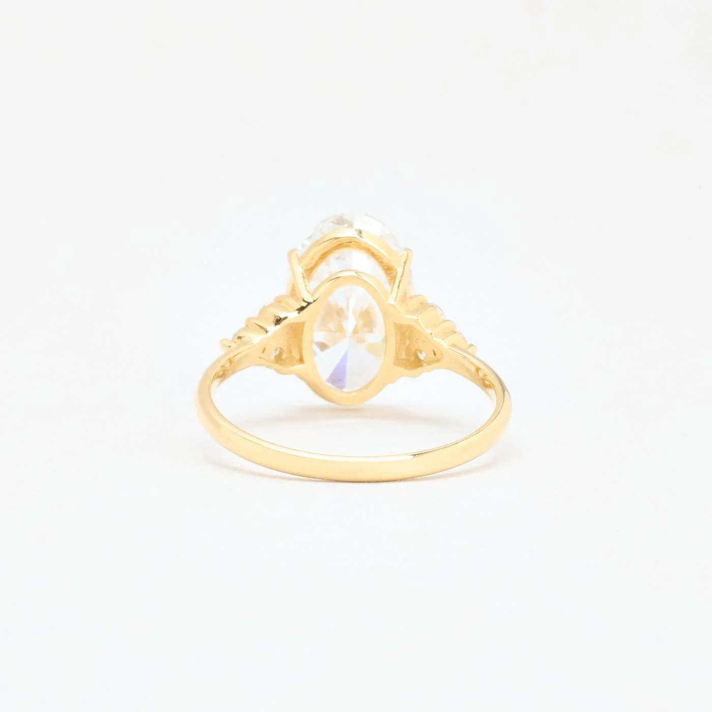 Oval solitärring med diamant (4 ct) i 14K guld strl. 17.2 / strl. 54 - Image 4